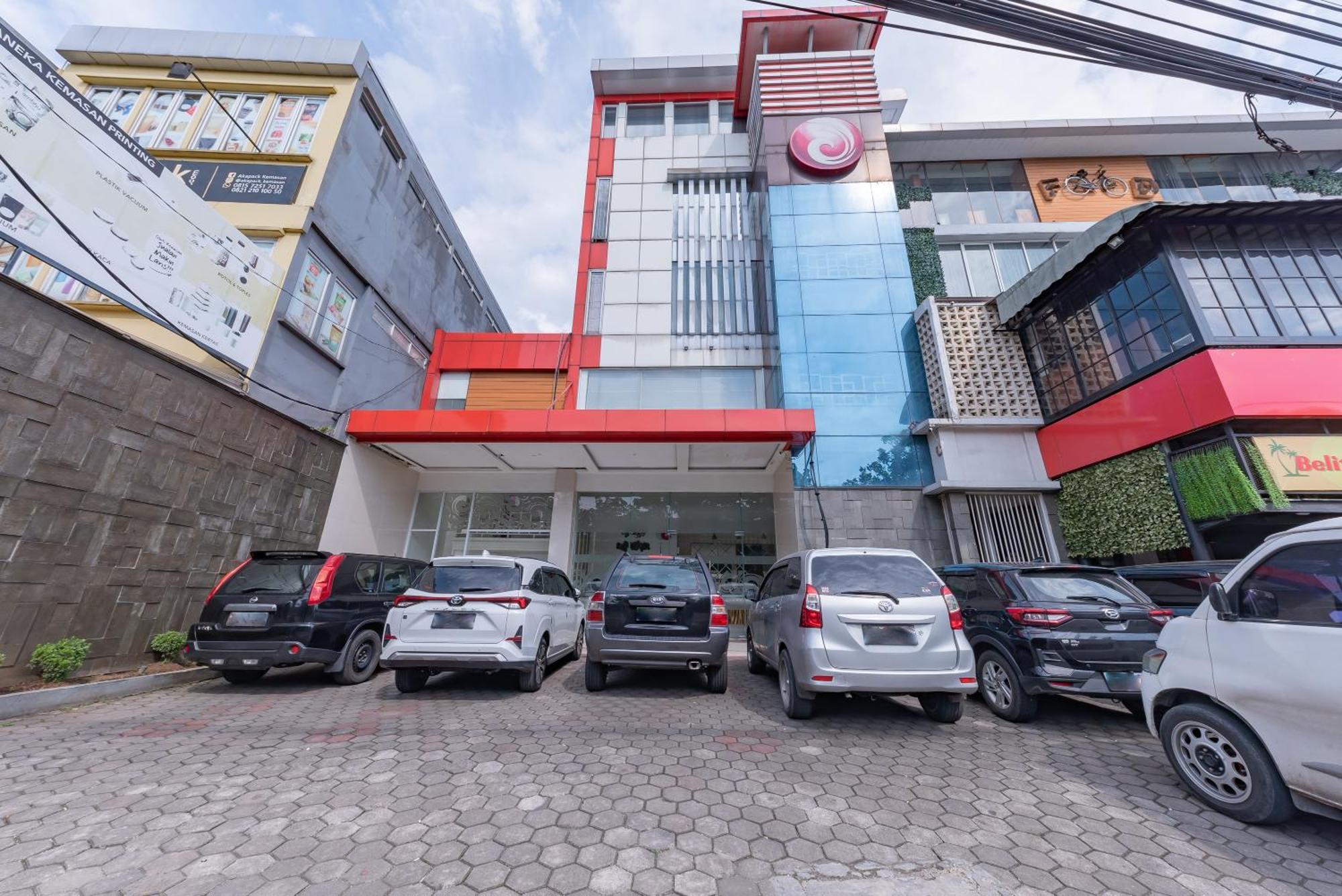 Sans Hotel Diemdi Kiaracondoong Bandung Exterior photo